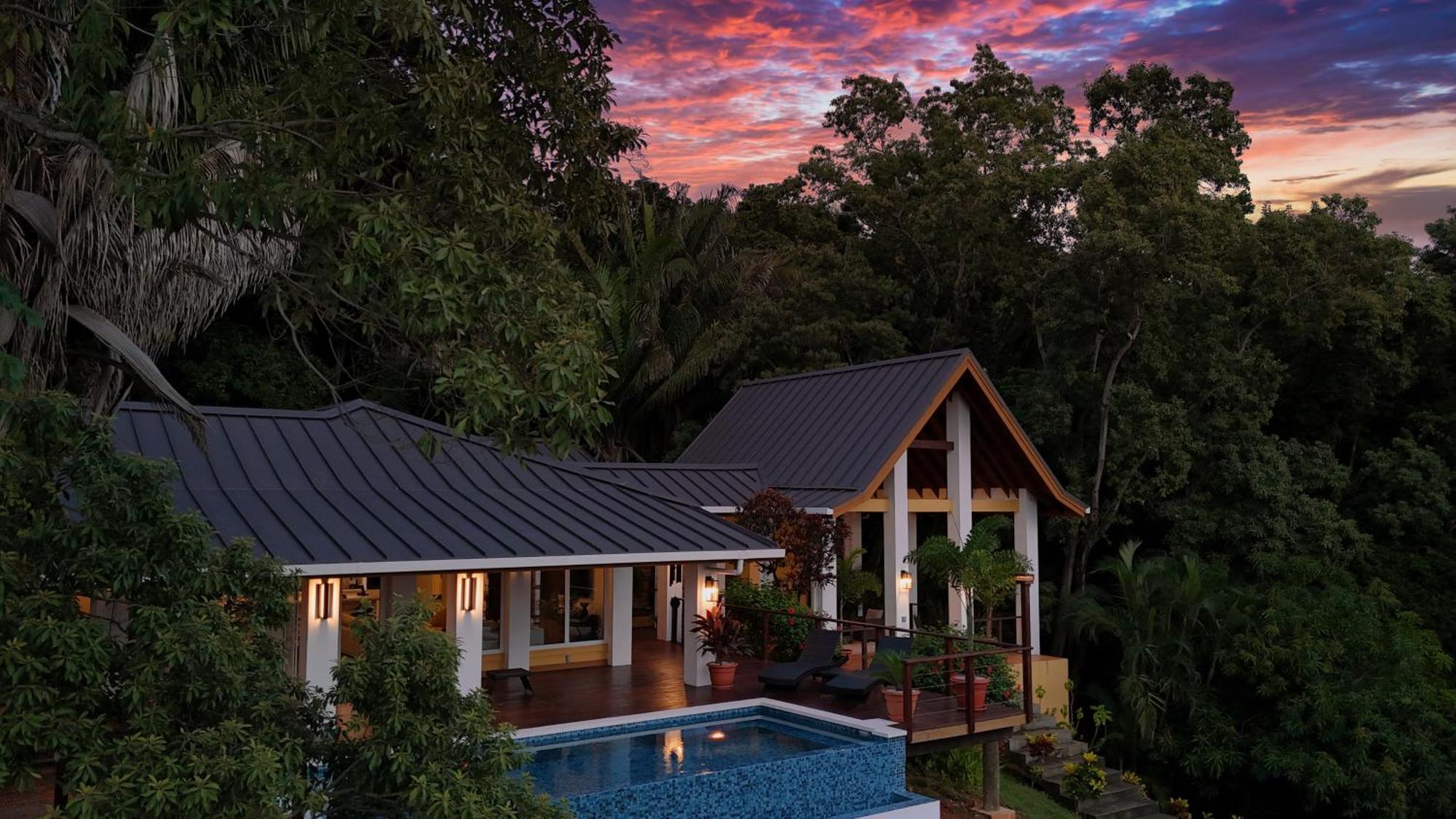 Relax At This Hillside Retreat That Overlooks The Lush Forest And The Caribbean, West End Exterior foto